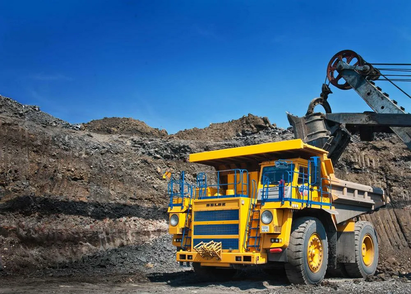 карьерный самосвал БелАЗ